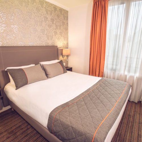 Hotel Rooms (72)