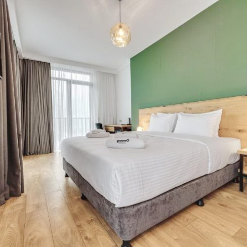 Hotel Rooms (75)